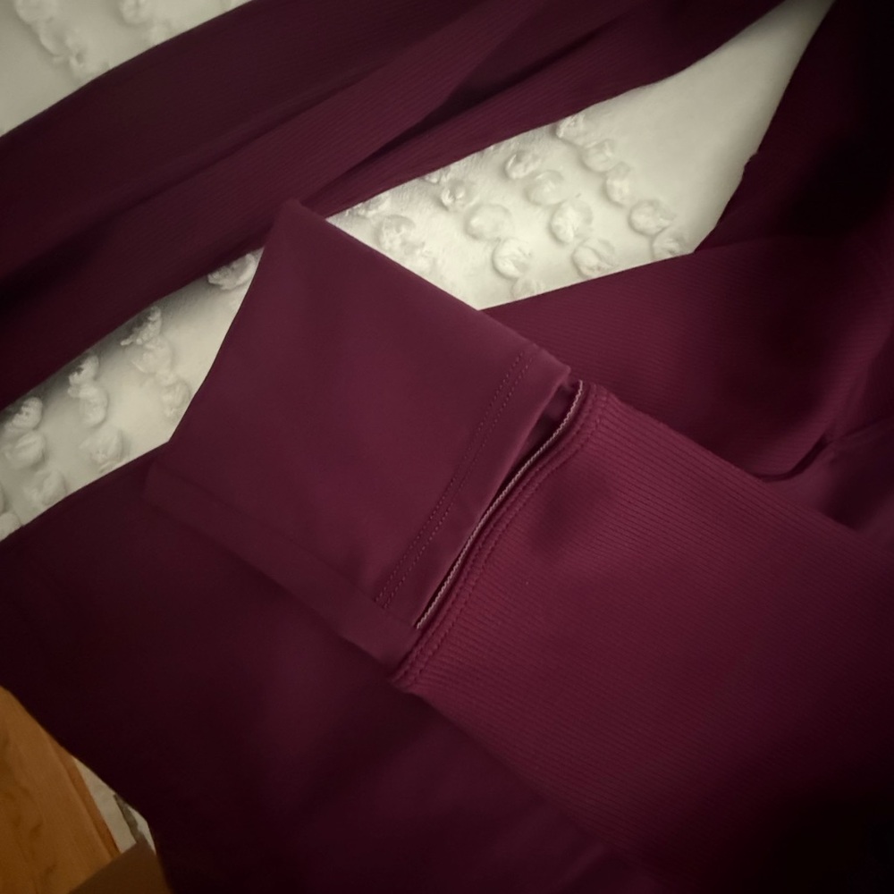 Burgundy Long Sleeve Top lululemon zip up NWT (only tear tag) never worn